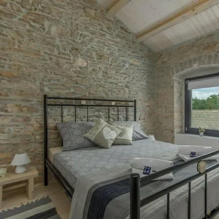 Tilia Villa Manjadvorci